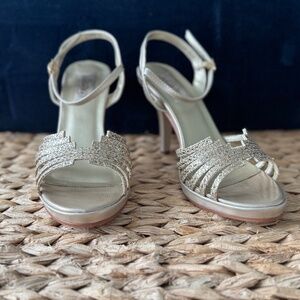 Dyeables Leah Formal Platform Sandal in Champagne